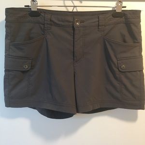 Eddie Bauer Horizon Cargo Shorts - size 12